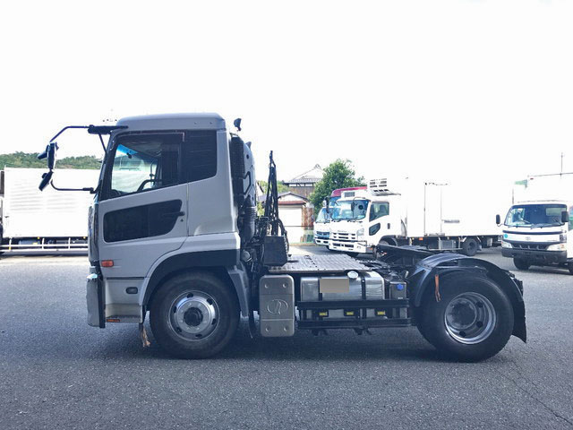 UDトラックスクオントレーラーヘッド（トラクターヘッド）大型（10t）[写真05]