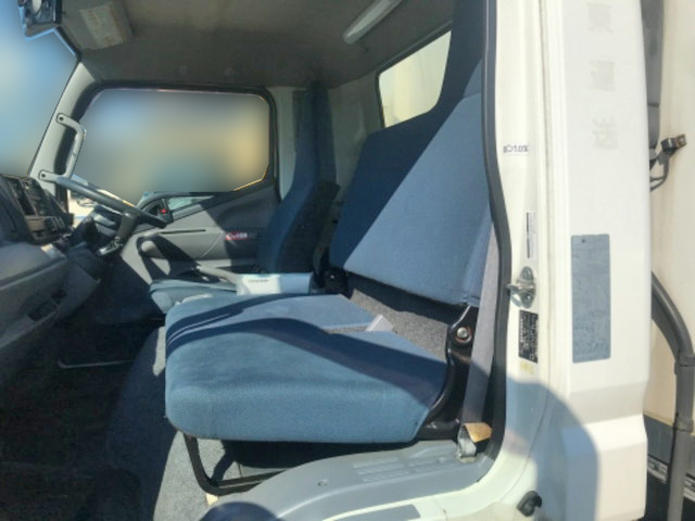 三菱ふそうキャンター冷凍車（冷蔵車）小型（2t・3t）[写真24]