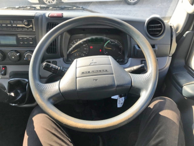 三菱ふそうキャンター冷凍車（冷蔵車）小型（2t・3t）[写真27]