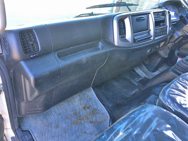 日野レンジャーユニック4段中型（4t）[写真32]