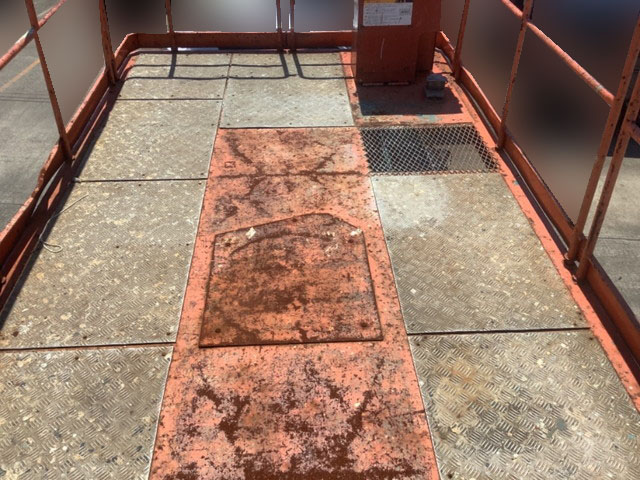 いすゞエルフ高所作業車小型（2t・3t）[写真12]