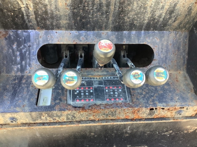 いすゞエルフ高所作業車小型（2t・3t）[写真16]