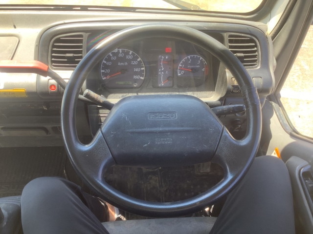 いすゞエルフ高所作業車小型（2t・3t）[写真32]