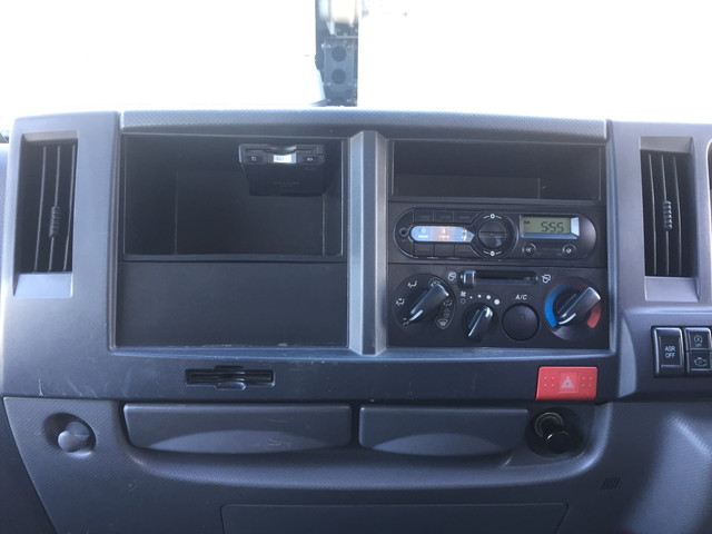 いすゞエルフクレーン3段小型（2t・3t）[写真38]