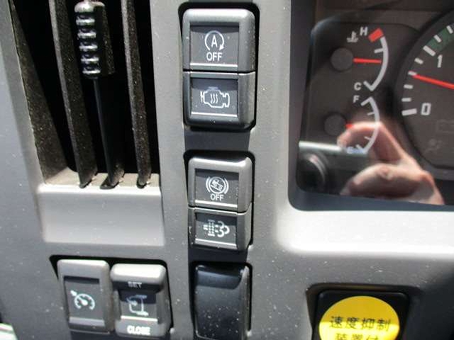 いすゞフォワード平ボディ増トン（6t・8t）[写真16]