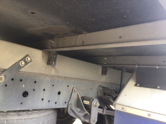 いすゞエルフ冷凍車（冷蔵車）小型（2t・3t）[写真10]