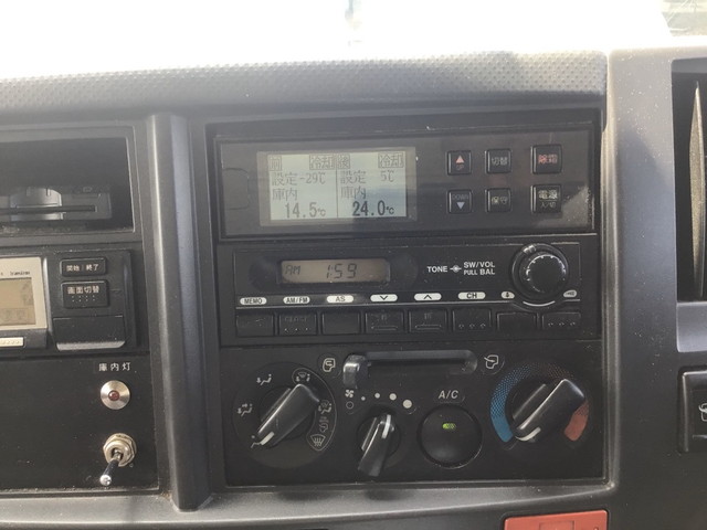 いすゞエルフ冷凍車（冷蔵車）小型（2t・3t）[写真18]