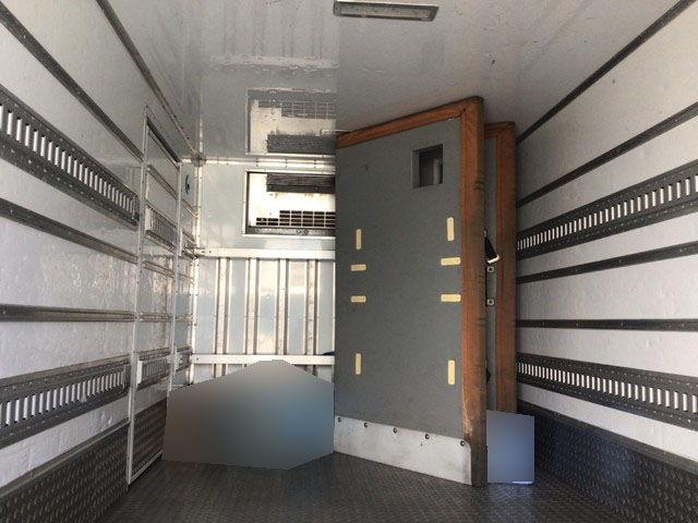 いすゞエルフ冷凍車（冷蔵車）小型（2t・3t）[写真04]