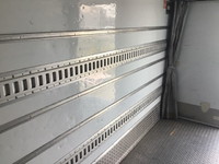 いすゞエルフ冷凍車（冷蔵車）小型（2t・3t）[写真06]