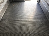 いすゞエルフ冷凍車（冷蔵車）小型（2t・3t）[写真07]