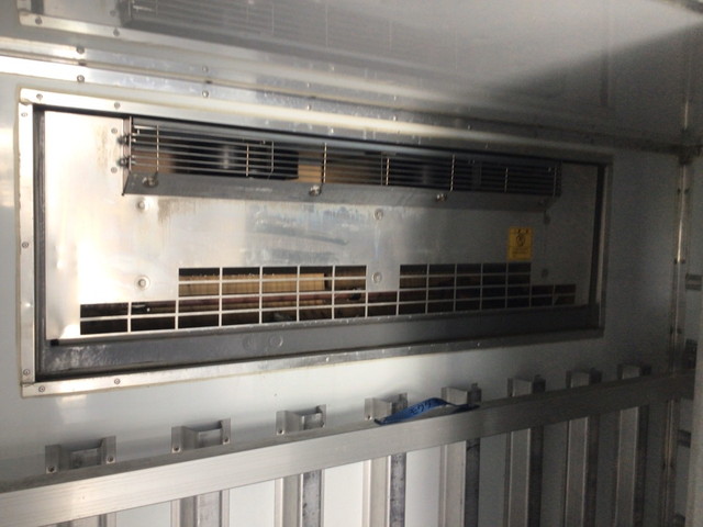 いすゞエルフ冷凍車（冷蔵車）小型（2t・3t）[写真08]