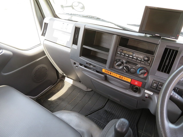 いすゞエルフ高所作業車小型（2t・3t）[写真12]