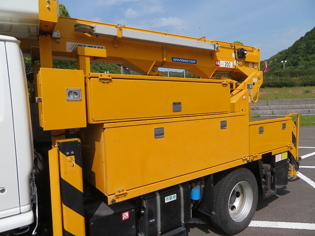 いすゞエルフ高所作業車小型（2t・3t）[写真16]