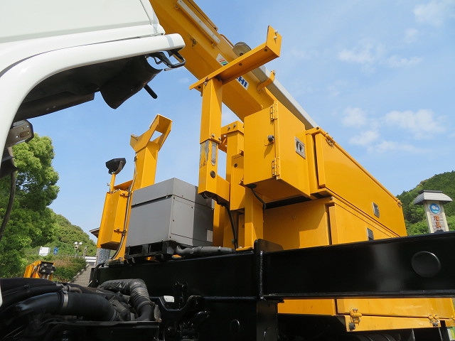 いすゞエルフ高所作業車小型（2t・3t）[写真18]