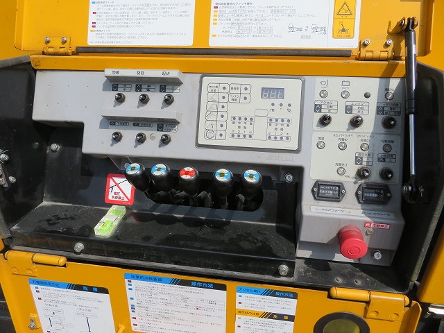 いすゞエルフ高所作業車小型（2t・3t）[写真26]