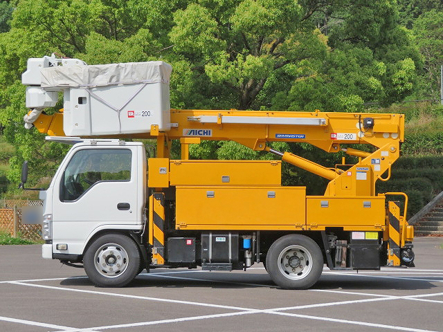 いすゞエルフ高所作業車小型（2t・3t）[写真03]