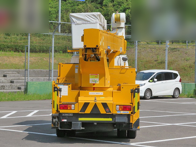 いすゞエルフ高所作業車小型（2t・3t）[写真06]