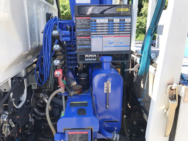 三菱ふそうキャンタークレーン4段小型（2t・3t）[写真10]