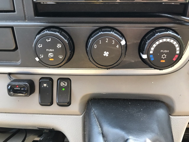 三菱ふそうキャンタークレーン4段小型（2t・3t）[写真34]