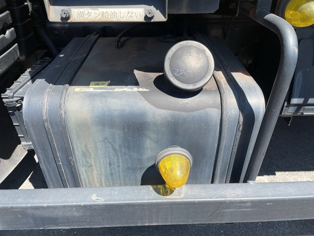 UDトラックスコンドルパッカー車（塵芥車）中型（4t）[写真16]