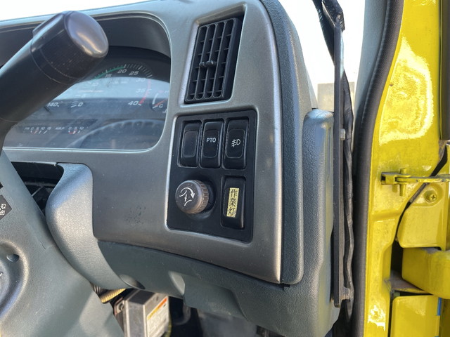 UDトラックスコンドルパッカー車（塵芥車）中型（4t）[写真36]