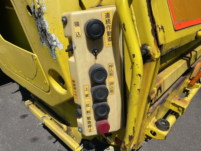 UDトラックスコンドルパッカー車（塵芥車）中型（4t）[写真08]