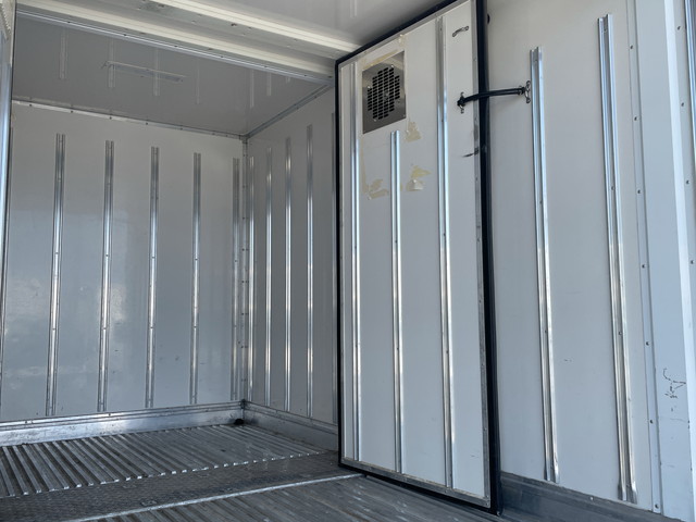 いすゞエルフ冷凍車（冷蔵車）小型（2t・3t）[写真12]