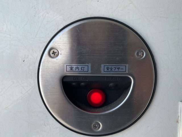 いすゞエルフ冷凍車（冷蔵車）小型（2t・3t）[写真15]