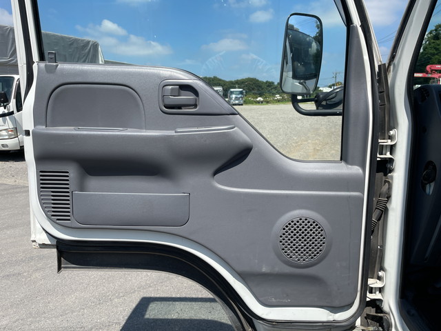 いすゞエルフ冷凍車（冷蔵車）小型（2t・3t）[写真28]