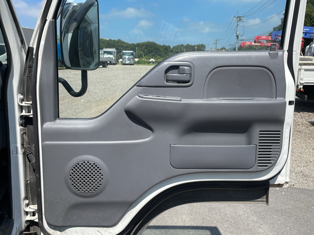 いすゞエルフ冷凍車（冷蔵車）小型（2t・3t）[写真29]