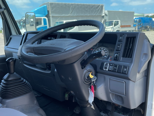 いすゞエルフ冷凍車（冷蔵車）小型（2t・3t）[写真34]