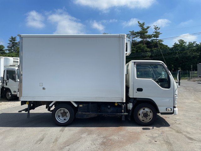 いすゞエルフ冷凍車（冷蔵車）小型（2t・3t）[写真07]