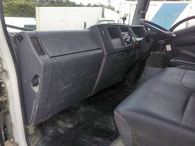 いすゞエルフユニック3段小型（2t・3t）[写真31]