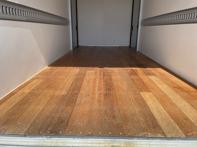 いすゞエルフアルミバン小型（2t・3t）[写真11]