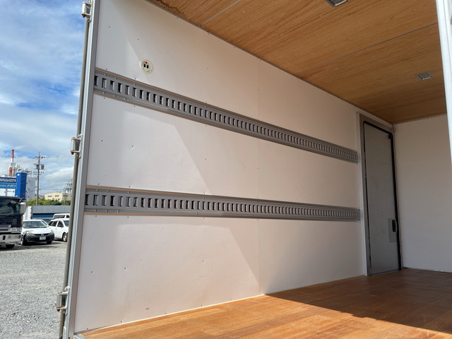 いすゞエルフアルミバン小型（2t・3t）[写真12]