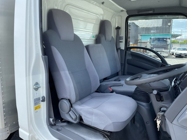 いすゞエルフアルミバン小型（2t・3t）[写真28]