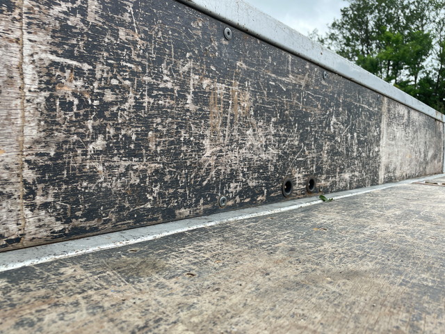 日野デュトロ平ボディ小型（2t・3t）[写真11]