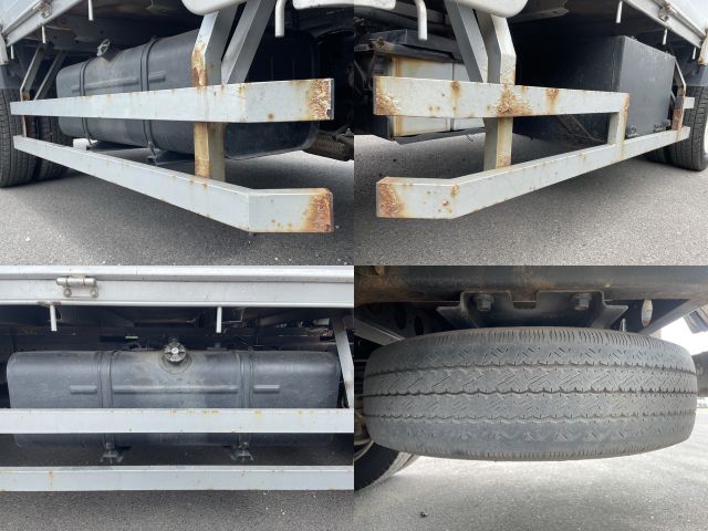 日野デュトロ平ボディ小型（2t・3t）[写真15]