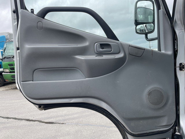 日野デュトロ平ボディ小型（2t・3t）[写真24]