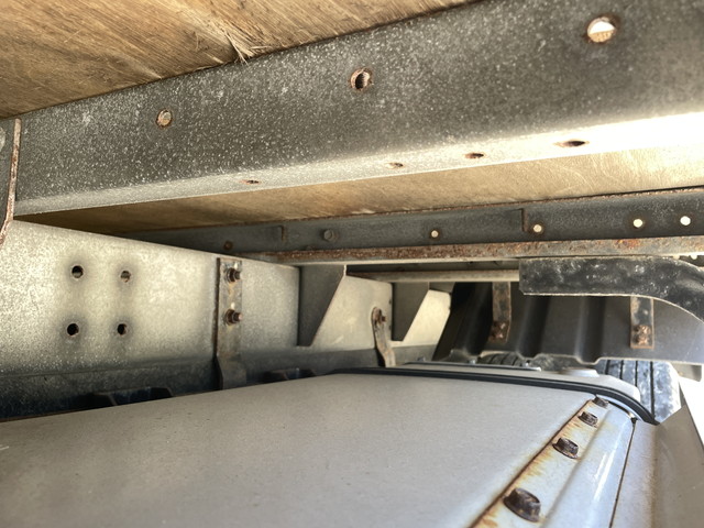 三菱ふそうキャンターアルミバン小型（2t・3t）[写真18]