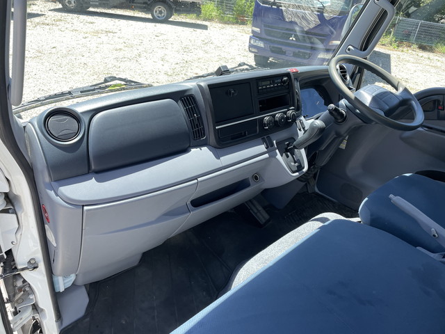 三菱ふそうキャンターアルミバン小型（2t・3t）[写真29]