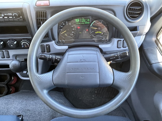 三菱ふそうキャンターアルミバン小型（2t・3t）[写真32]