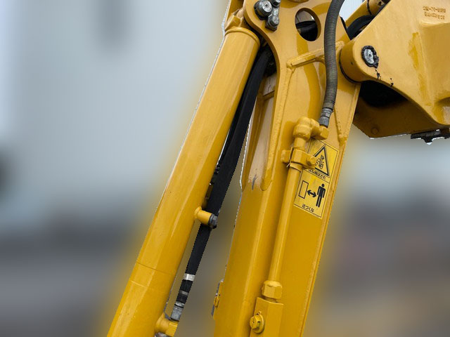 コマツミニユンボ（ミニバックホー）[写真06]