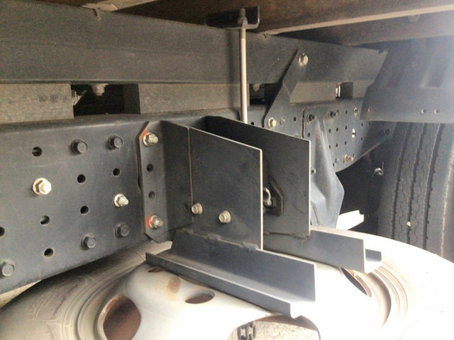 三菱ふそうキャンター平ボディ小型（2t・3t）[写真10]