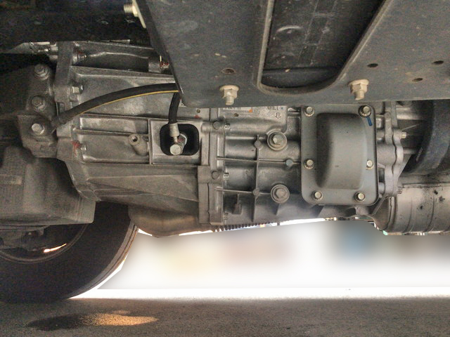 三菱ふそうキャンター平ボディ小型（2t・3t）[写真15]