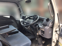 三菱ふそうキャンター平ボディ小型（2t・3t）[写真20]