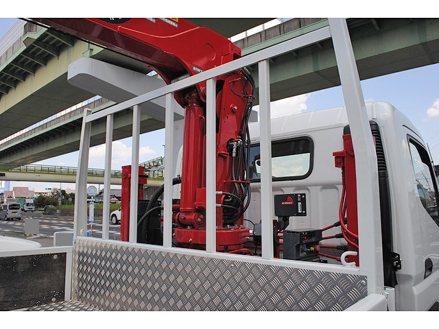 三菱ふそうキャンターセルフクレーン4段小型（2t・3t）[写真10]