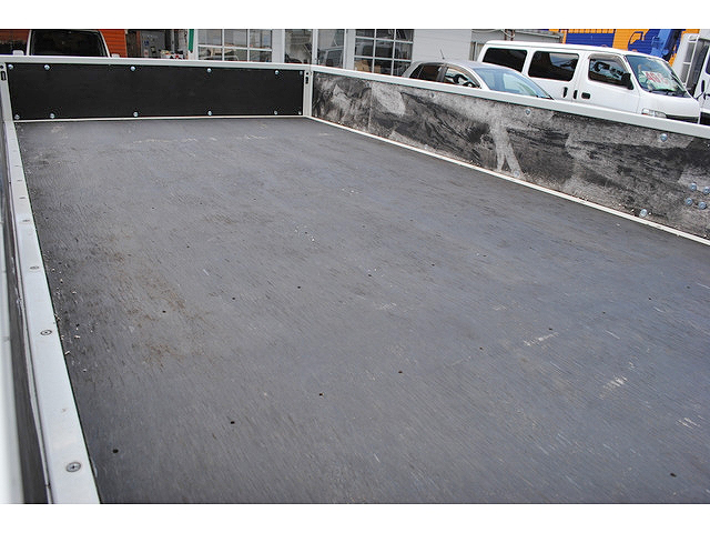 三菱ふそうキャンターセルフクレーン4段小型（2t・3t）[写真11]