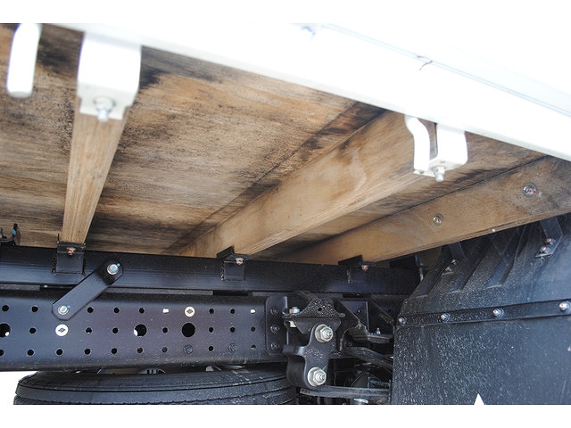 三菱ふそうキャンターセルフクレーン4段小型（2t・3t）[写真19]