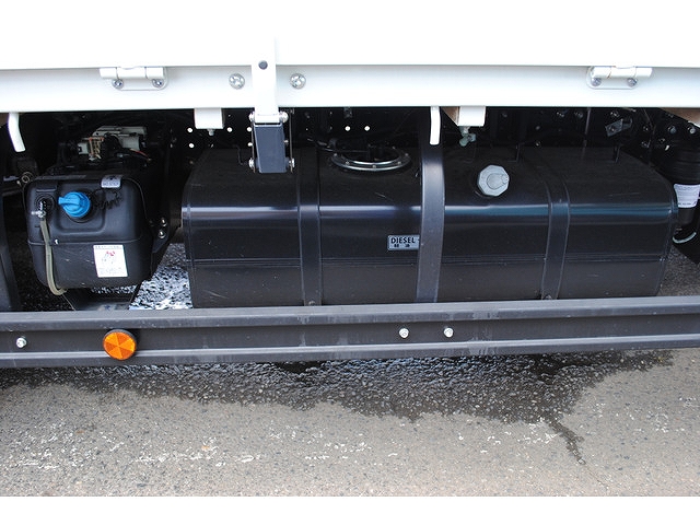 三菱ふそうキャンターセルフクレーン4段小型（2t・3t）[写真20]